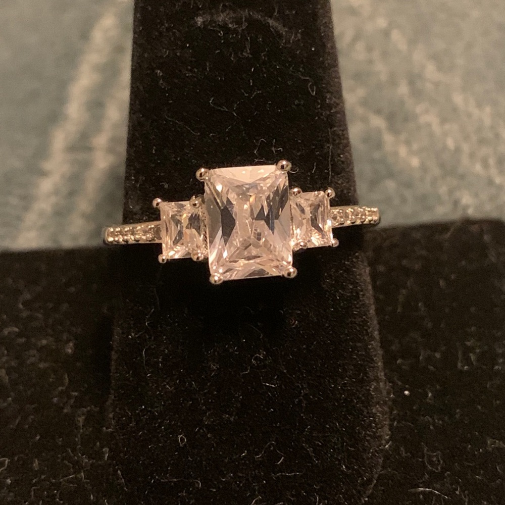 Ring - Picture 5 of 6